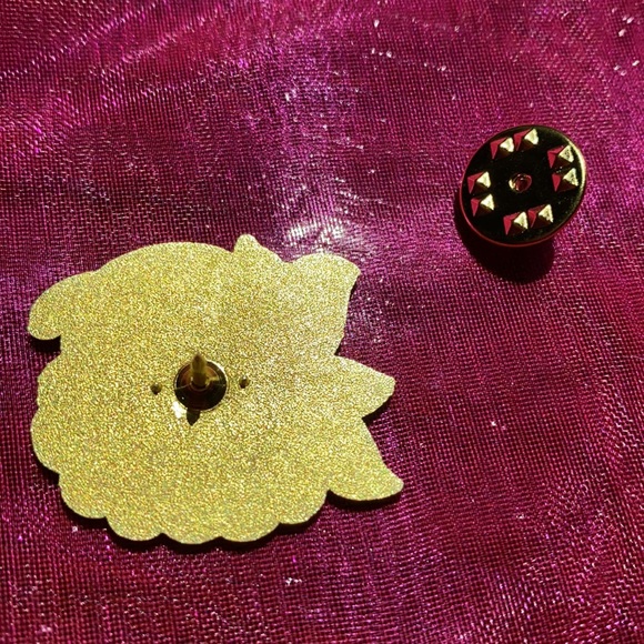 🐱 BlackBerry Kitten Enamel Pin - Picture 4 of 5